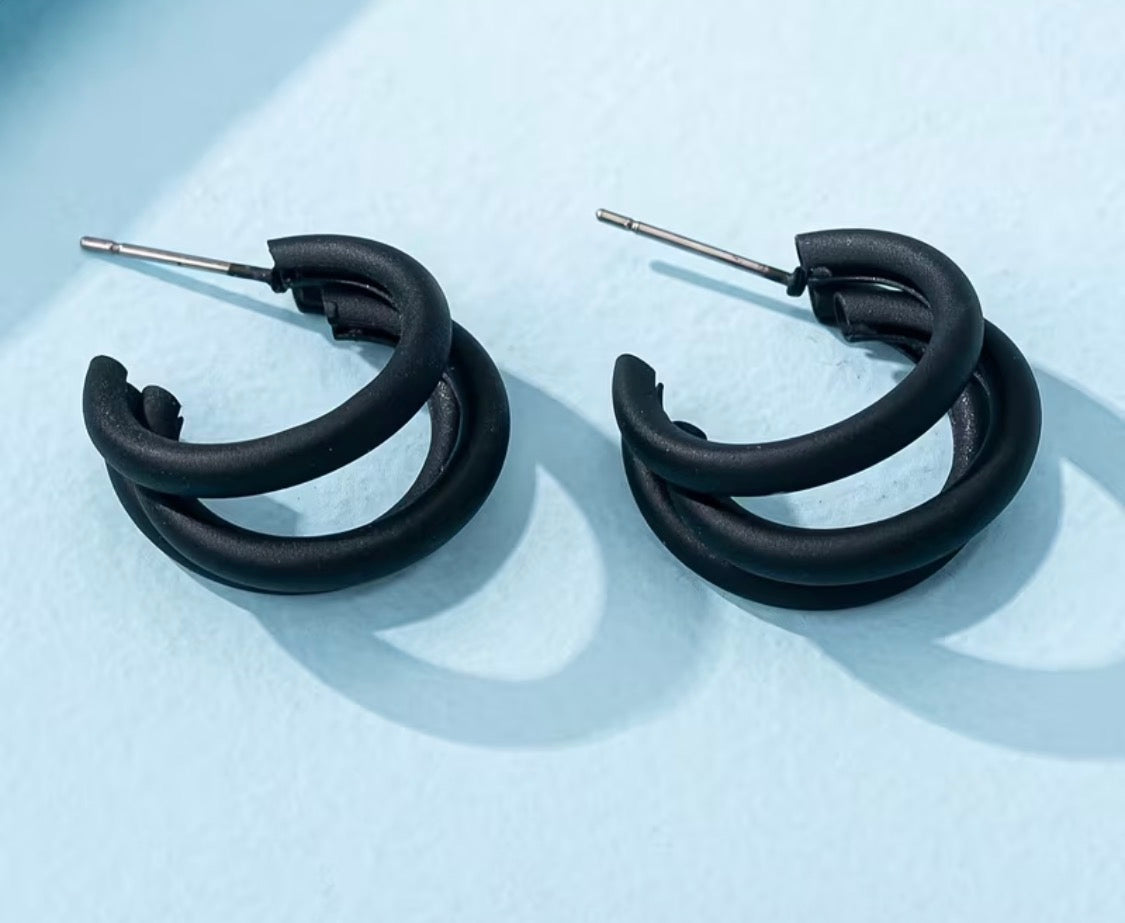 Geometric 3-Tube Black Lacquered Stud Earrings