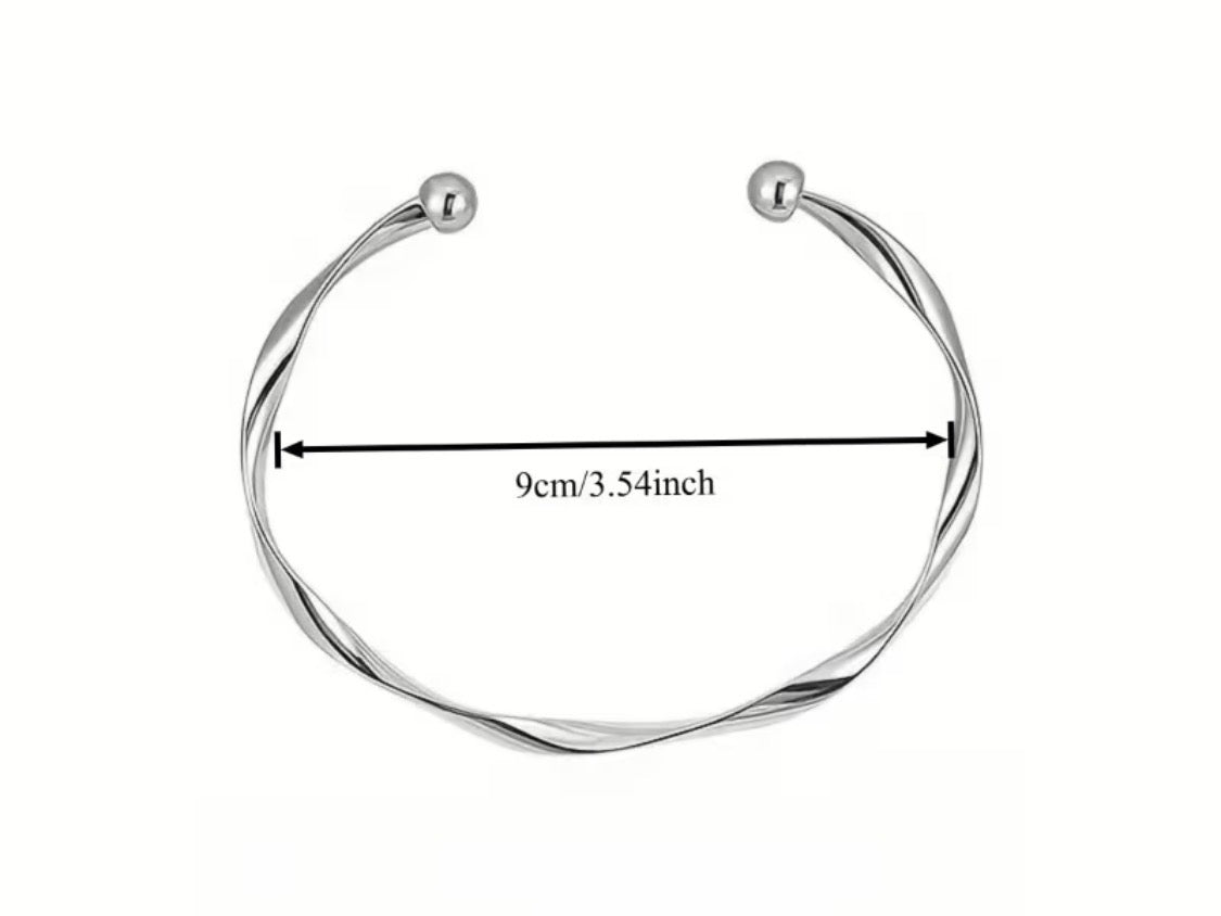 SILVER TWISTED BANGLE