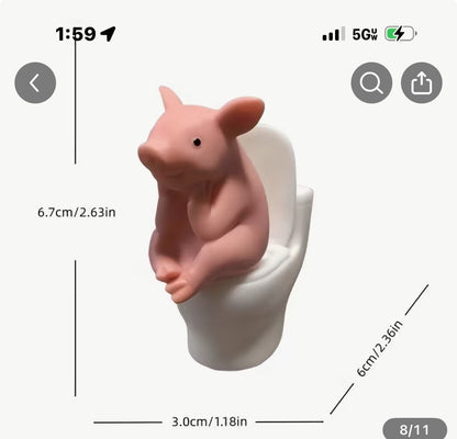 FUNNY ADORABLE MINIUTRE PIG ON A POTTY 