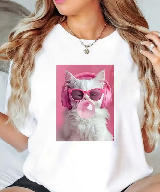 FUN CAT BLOWING A BUBBLE T-SHIRT 
