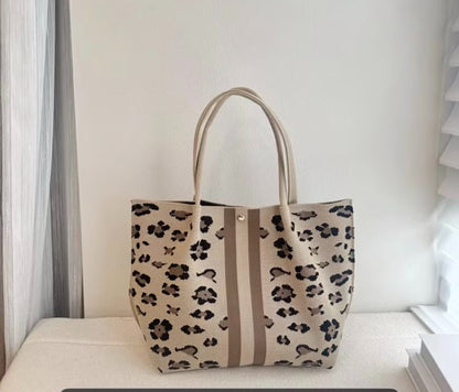 New Leopard Print Vertical Stripe Knitted Shoulder Tote Bag
