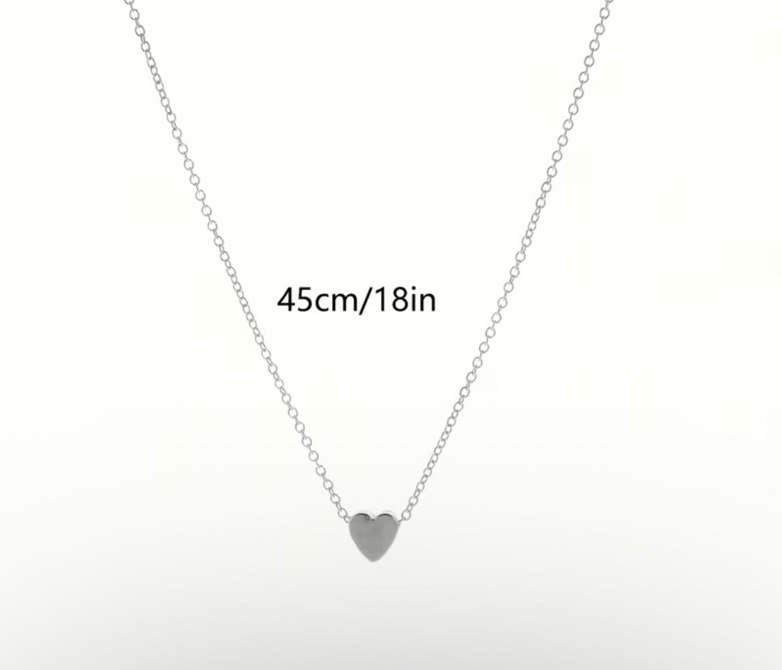 A Simple and Stylish Heart Pendant Women's Necklace