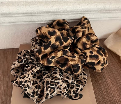 BOHO CHIC LEOPARD PRINT HAIR SCRUNCHIES