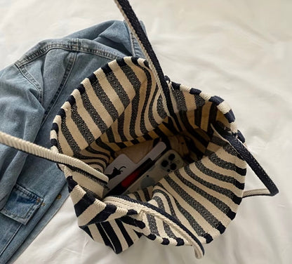 STYLISH STRIPED TOTE BAG