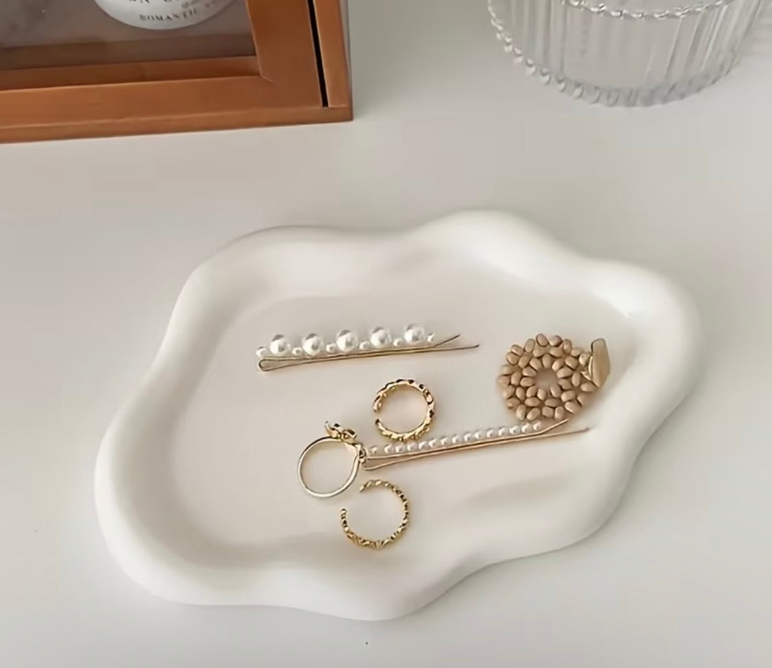 Shaped Oval Jewelry & Key Organizer Tray