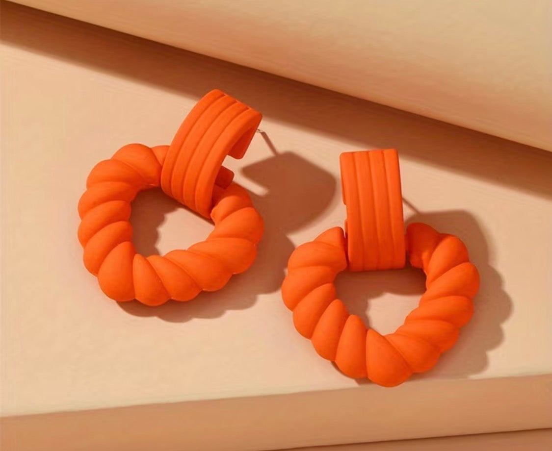 Sweet, Fresh, And Lovely Heart-Shaped Hollow Circle Earrings