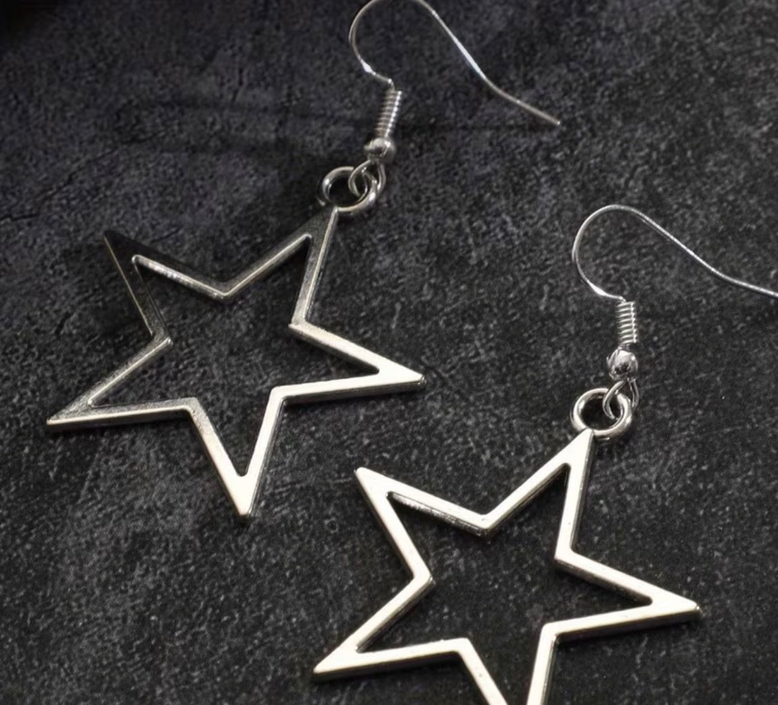 SILVER HOLLOW LARGE STAR EARRINGS