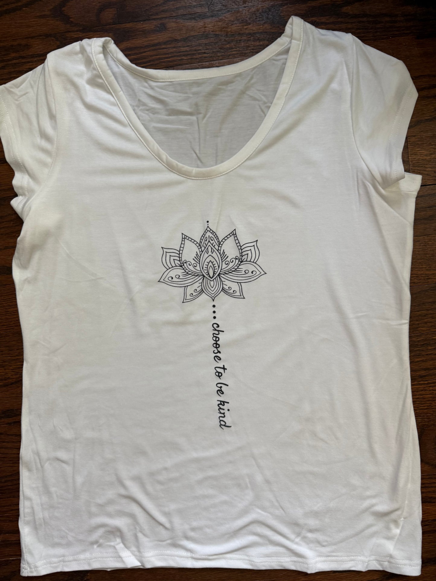 WHITE SLEEVELESS SHIRT WITH FLOWERS