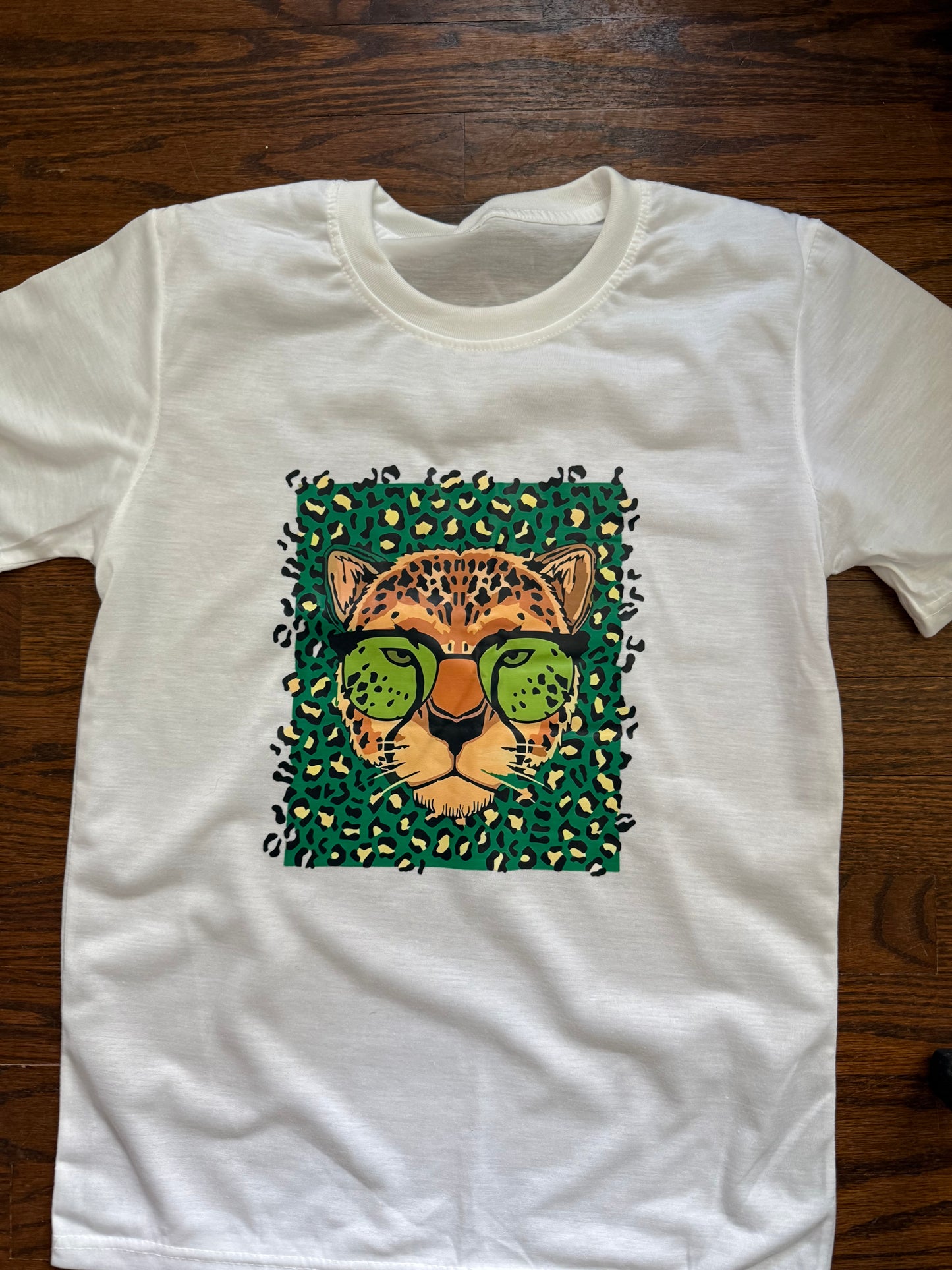 ADORABLE GREEN LEOPARD T-SHIRT