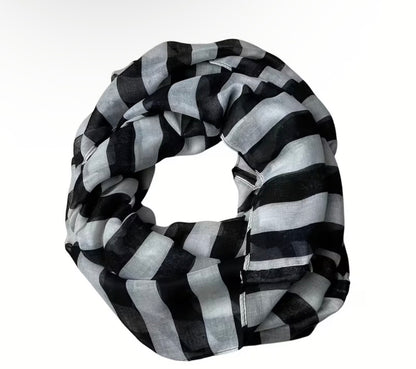 BLACK AND WHITE INFINITY SCARF