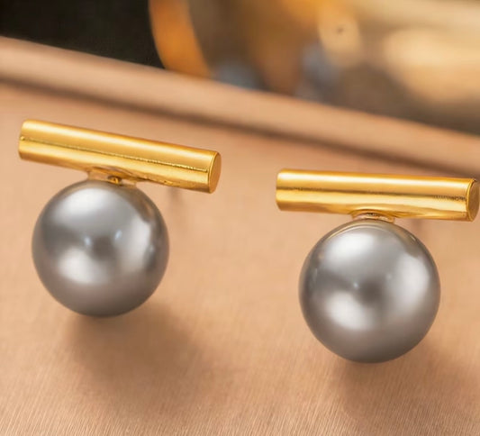 NICHE-DESIGNED GRAY EARRINGS
