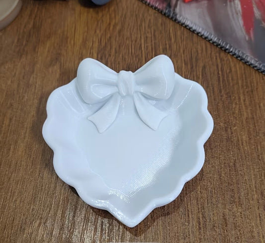 WHITE HEART JEWELRY HOLDER
