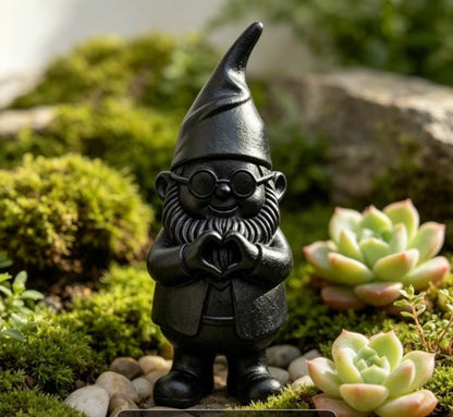 BLACK HEART SHAPED GARDEN GNOME STATUE