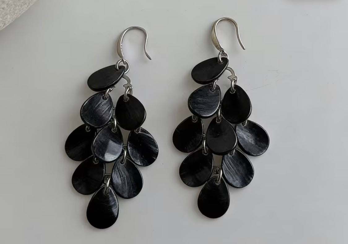 BLACK DANGLE DROP EARRINGS