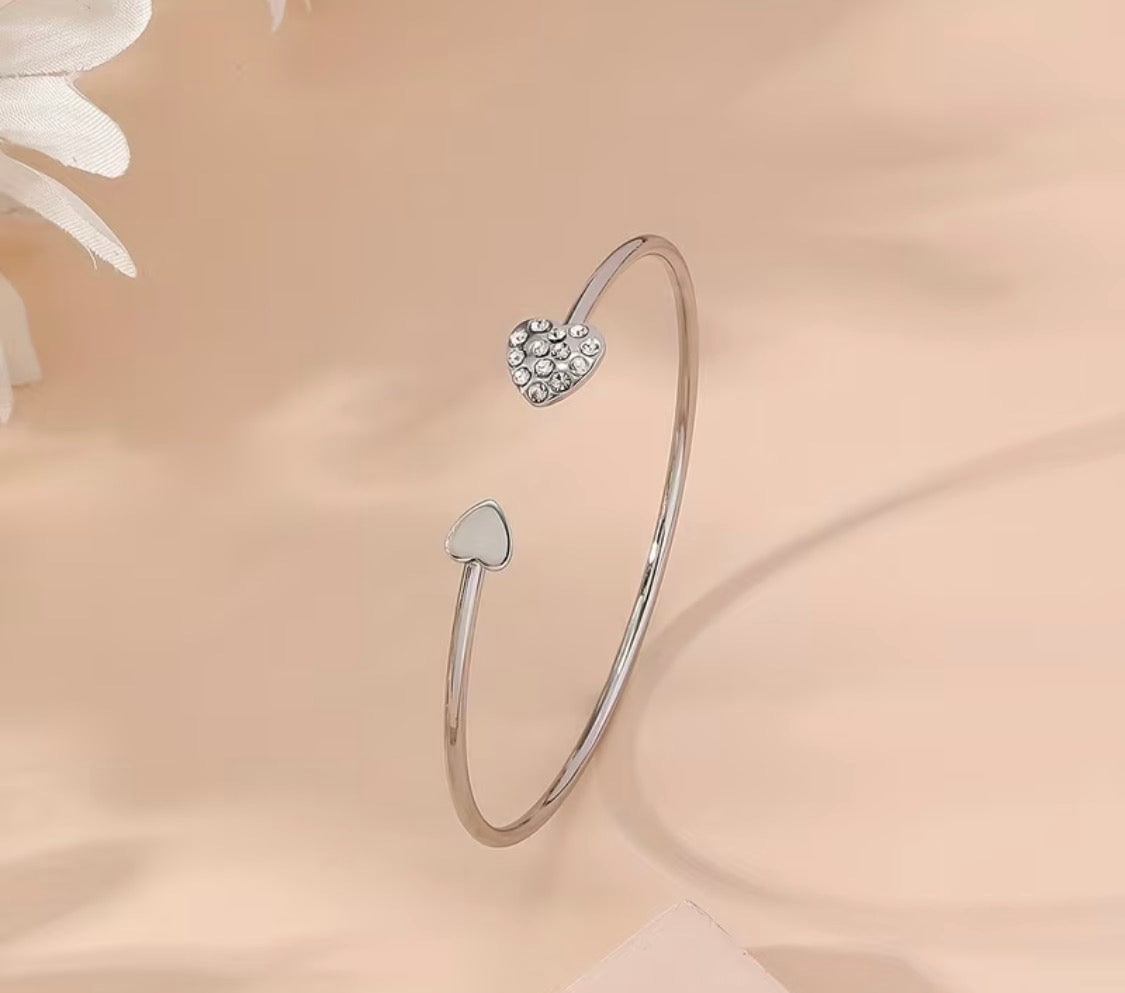 SILVER HEART OPEN BRACELET
