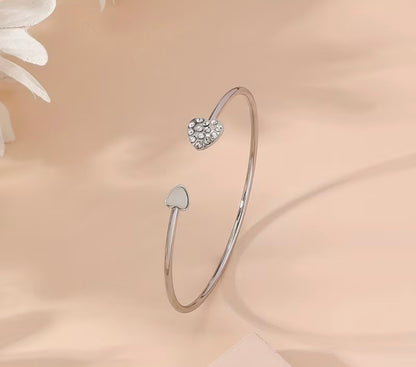 SILVER HEART OPEN BRACELET