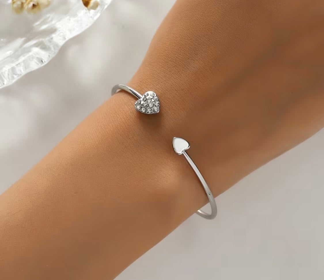 SILVER HEART OPEN BRACELET