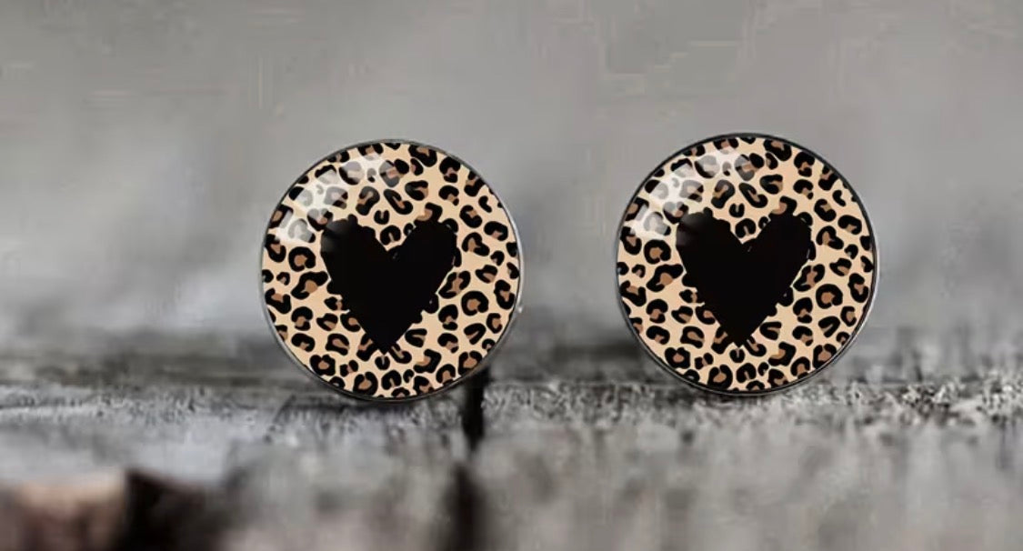 LEOPARD PRINT HEART STAINLESS STEEL STUD EARRINGS