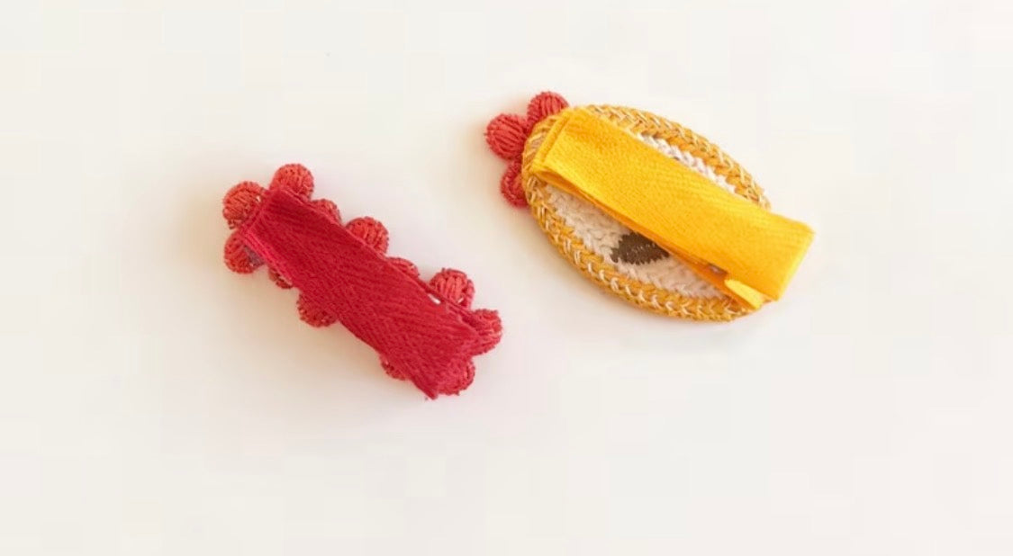 RED FLOWER BARRETTES