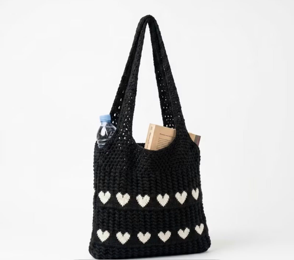 BLACK KNIT HEART BAG