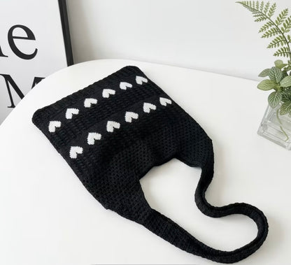 BLACK KNIT HEART BAG